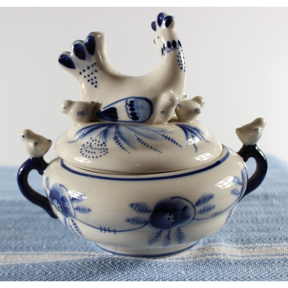 Gzhel porcelain covered sugar or jam dish hen w/chicks hand painted VTG USSR